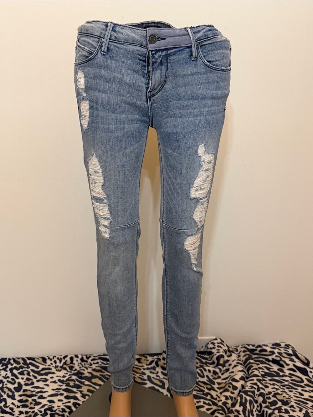 RtA Light Blue Distressed Denim Jeans withSignature Black Embroidered Cross NWOT
